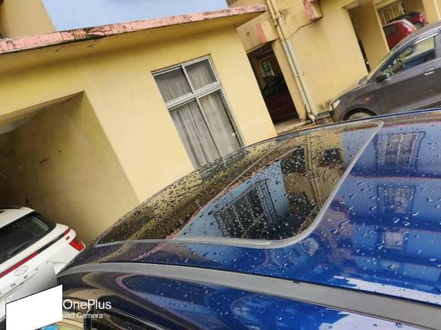 https://images10.gaadi.com/usedcar_image/4639488/original/processed_0401ef98-3048-4553-978b-78a4083a16e6.jpg?imwidth=6401