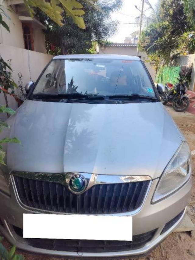 https://images10.gaadi.com/usedcar_image/4639516/original/processed_0750eca1-9207-44f7-9719-416019426933.jpg?imwidth=6400