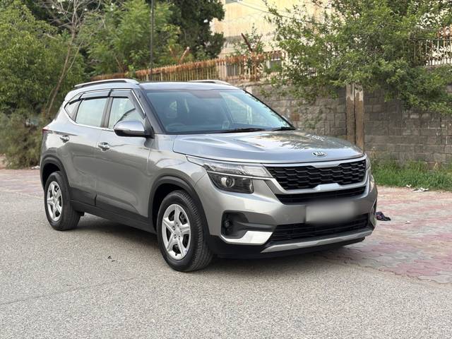https://images10.gaadi.com/usedcar_image/4639518/original/d342bf98d769e9cd59861b8a6d4d3fd9.jpg?imwidth=6400