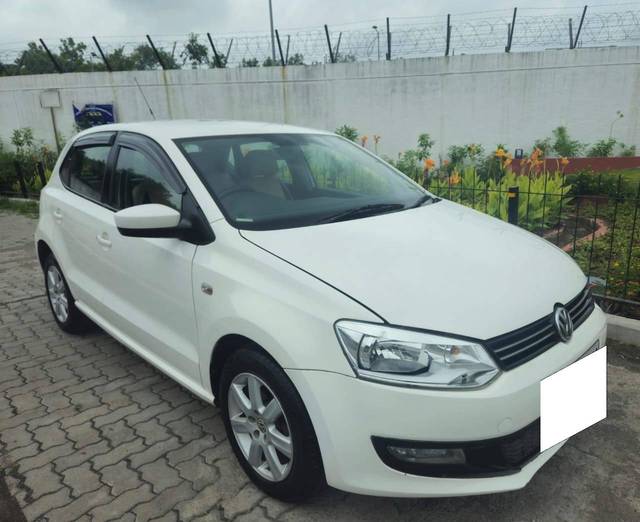 https://images10.gaadi.com/usedcar_image/4639524/original/processed_348e744a8e60b4651d5f33cb986d36f6.jpg?imwidth=6400