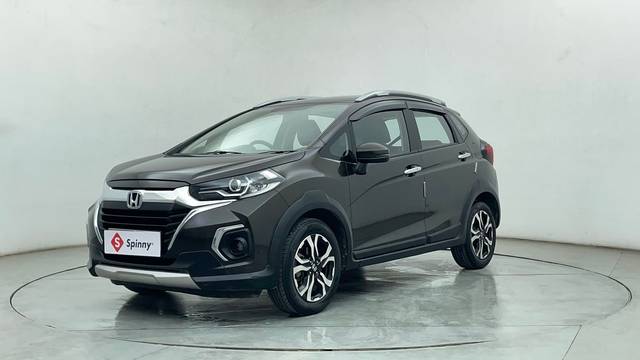 https://images10.gaadi.com/usedcar_image/4639610/original/2d484451506ee4349db12909e5fb8328.JPG?imwidth=6400