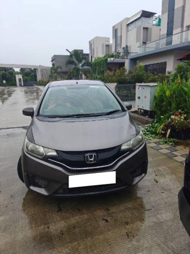 https://images10.gaadi.com/usedcar_image/4639618/original/processed_0eaa1775-2a59-44a8-b21d-0cd78052abbd.jpg?imwidth=6401