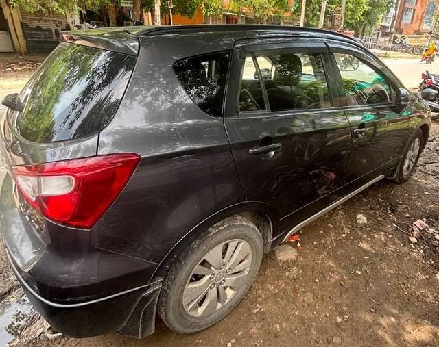 https://images10.gaadi.com/usedcar_image/4639624/original/processed_ee3252c5-cdd1-442e-a190-381a1fd2246c.jpeg?imwidth=6401