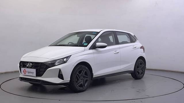 https://images10.gaadi.com/usedcar_image/4639640/original/7da3028bf7d862a55a0dfbca31b7b0af.JPG?imwidth=6400