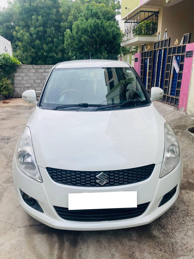https://images10.gaadi.com/usedcar_image/4639647/original/processed_d3e88003-cfbf-4e83-92a3-d89959c5253b.jpg?imwidth=6400