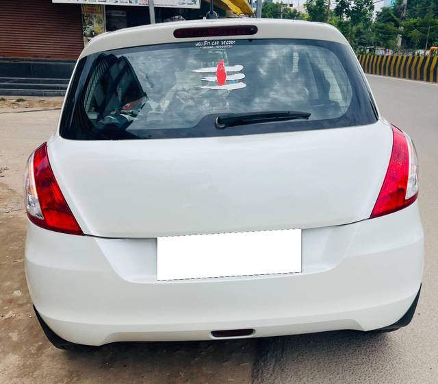 https://images10.gaadi.com/usedcar_image/4639647/original/processed_fa79f37b-43b0-45f9-a86e-369f8c9c3d0d.jpg?imwidth=6402