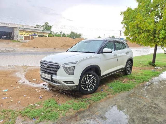 https://images10.gaadi.com/usedcar_image/4639651/original/processed_bb80b9ed-8c31-401b-8bea-ff44020333fe.jpg?imwidth=6400