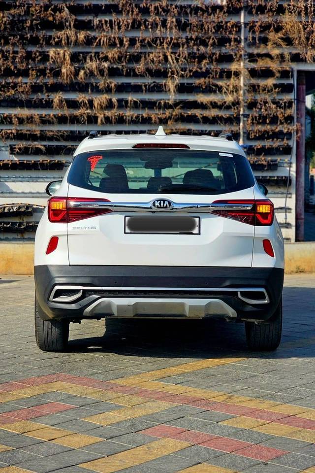 https://images10.gaadi.com/usedcar_image/4639682/original/processed_973c313640507df4727670ee38b4a337.jpg?imwidth=6402
