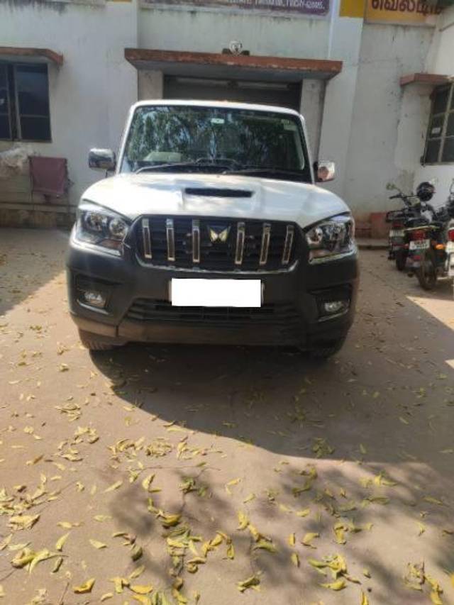 https://images10.gaadi.com/usedcar_image/4639691/original/processed_be90e969-5402-419d-a444-bc49fd597d6e.jpg?imwidth=6400