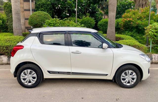 https://images10.gaadi.com/usedcar_image/4639693/original/processed_a30bcaf1f8e5dde8dda7d1cd9057b63c.jpg?imwidth=6401