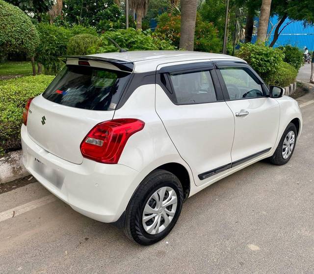 https://images10.gaadi.com/usedcar_image/4639693/original/processed_c89f6e1b84a5add8b77eb30dd201ab49.jpg?imwidth=6402