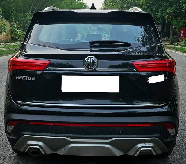 https://images10.gaadi.com/usedcar_image/4639734/original/processed_5dc361e398dc30c6b14a548b135db902.jpg?imwidth=6402