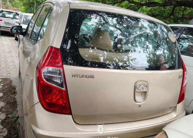 https://images10.gaadi.com/usedcar_image/4639754/original/processed_7e61c4072839db2bb932e4e627f27a18.jpg?imwidth=6402