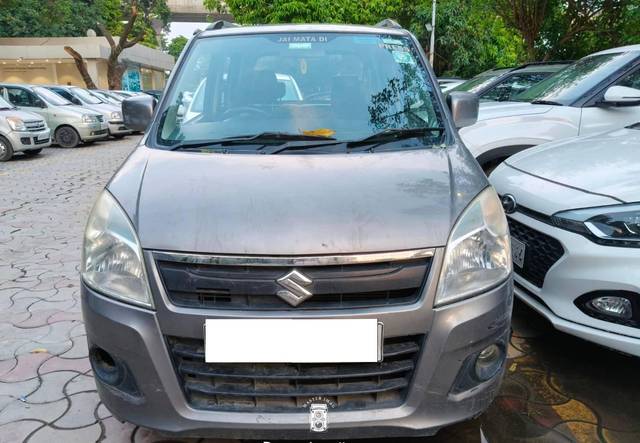 https://images10.gaadi.com/usedcar_image/4639761/original/processed_48802f534240c94998b6f9d6dc2e59db.jpg?imwidth=6400