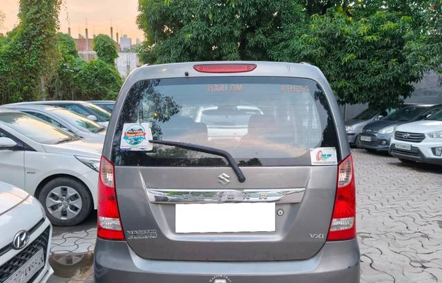 https://images10.gaadi.com/usedcar_image/4639761/original/processed_aff3c71ebfd88317d05632acd68fcdf9.jpg?imwidth=6402