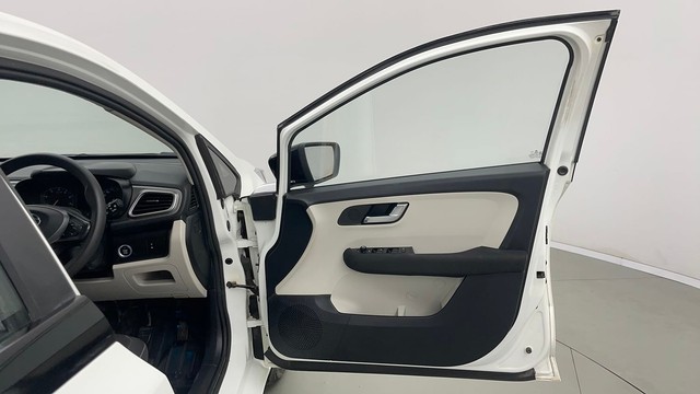 Second-hand 2023 Tata Altroz XZ for sale in Jaipur-16