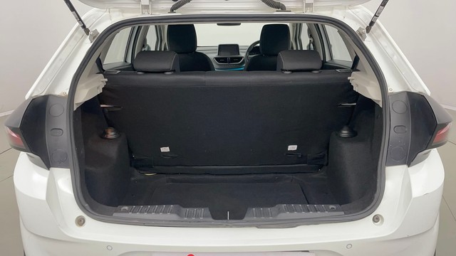 Second-hand 2023 Tata Altroz XZ for sale in Jaipur-9