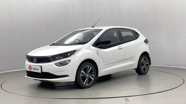 https://images10.gaadi.com/usedcar_image/4639764/original/870d32d63c989e85dd9ce866fd83083c.JPG?imwidth=6400