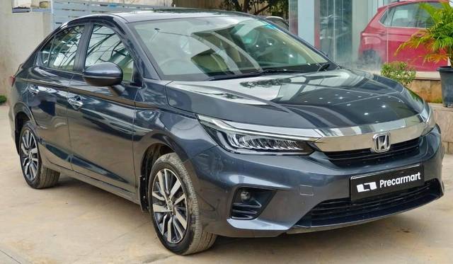 https://images10.gaadi.com/usedcar_image/4639799/original/processed_5bb426411f69e7d6d1342b1e13eb3c78.jpeg?imwidth=6400