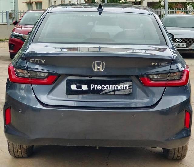 https://images10.gaadi.com/usedcar_image/4639799/original/processed_8ea7f3611b5f7e25e03b50f5ad192e2e.jpeg?imwidth=6402