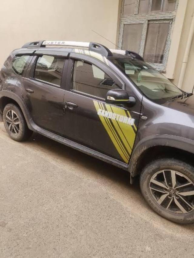 https://images10.gaadi.com/usedcar_image/4639802/original/processed_ce6e33ae-34bd-4654-9682-8c6ffc74b81c.jpg?imwidth=6402