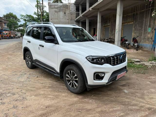 https://images10.gaadi.com/usedcar_image/4639811/original/processed_523312d0ba245b6ef760e8fa2b1e3039.jpg?imwidth=6400