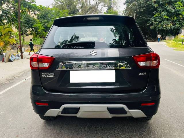 https://images10.gaadi.com/usedcar_image/4639814/original/processed_9c682b957097bc80c4427e4d51fb376e.jpg?imwidth=6402