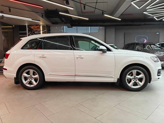 https://images10.gaadi.com/usedcar_image/4639822/original/78b95349b69f027281a022176373baf4.jpg?imwidth=6401