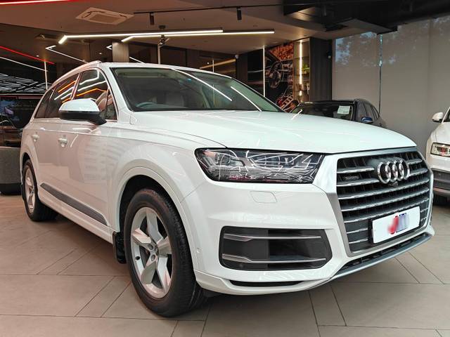https://images10.gaadi.com/usedcar_image/4639822/original/processed_3803e75ac1f7e44f5a6cd77eb8b64f3e.jpg?imwidth=6400