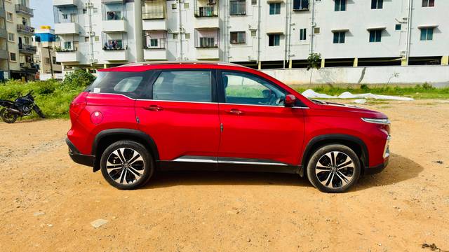 https://images10.gaadi.com/usedcar_image/4639846/original/processed_4d9b15c6-be8a-44a1-9a76-4e87b5fd342a.jpg?imwidth=6401