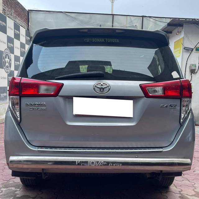 https://images10.gaadi.com/usedcar_image/4639850/original/processed_b4573de84b62aa8ce3d0db465b48418f.jpg?imwidth=6402