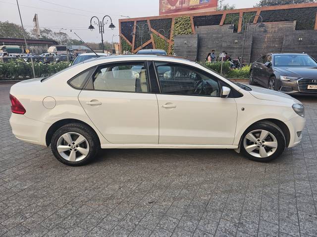https://images10.gaadi.com/usedcar_image/4639860/original/processed_f55bcfdcaf0d22c3ae4b2588645133d9.jpg?imwidth=6401