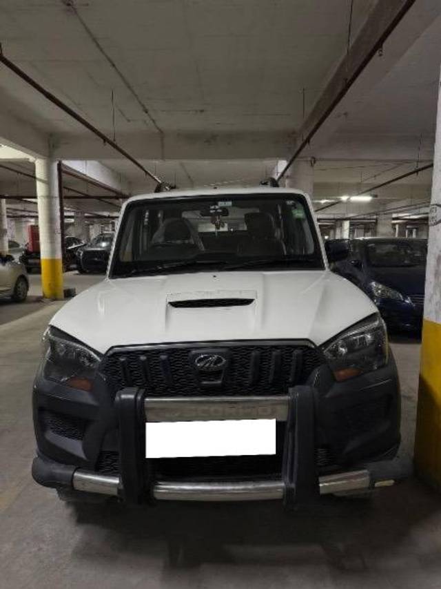 https://images10.gaadi.com/usedcar_image/4639861/original/processed_e1f5282e-e4b8-4686-ba2c-e639bb3f3838.jpeg?imwidth=6400