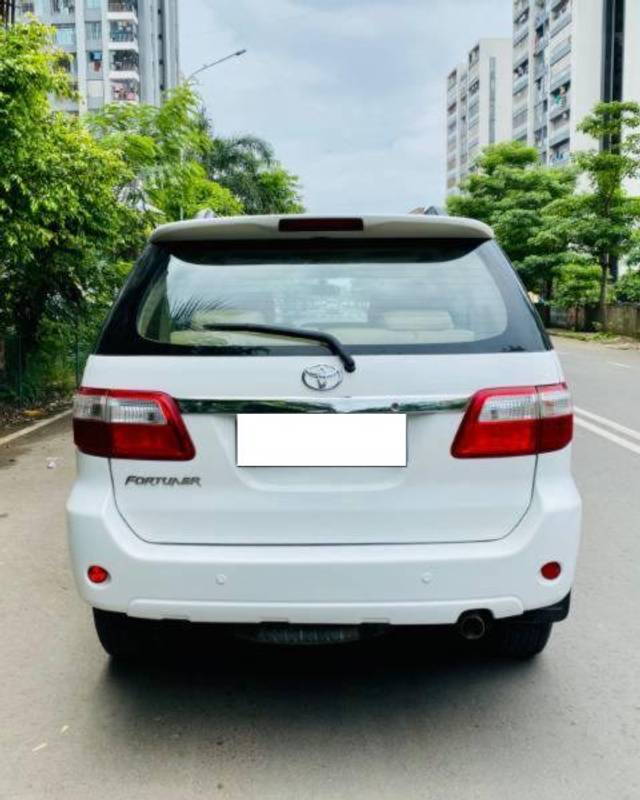 https://images10.gaadi.com/usedcar_image/4639917/original/processed_7c8ab287-e933-4d2d-9b67-26446a82596e.jpg?imwidth=6401