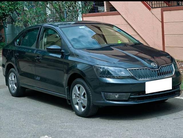 https://images10.gaadi.com/usedcar_image/4639923/original/processed_0cb27269-1d3f-4f22-bb6b-3afde7135766.jpg?imwidth=6400