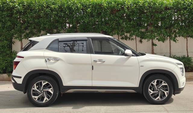 https://images10.gaadi.com/usedcar_image/4639924/original/096b53becca4aeeaa688420d634add8b.jpg?imwidth=6401
