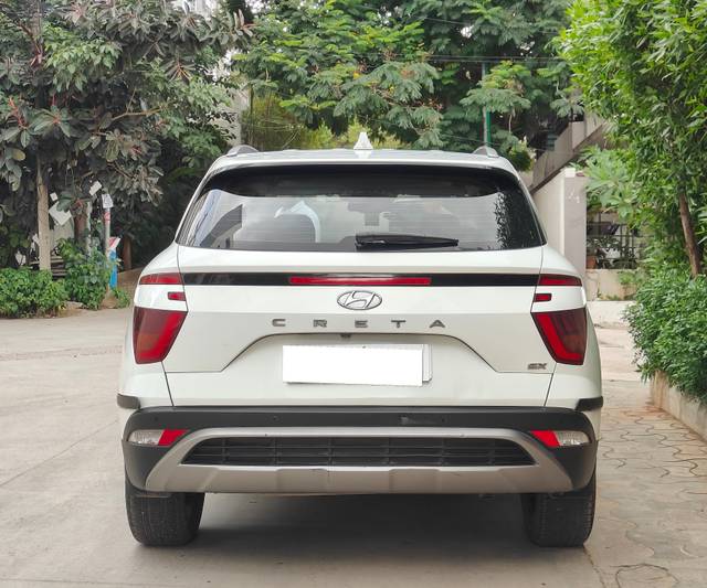 https://images10.gaadi.com/usedcar_image/4639924/original/processed_2cfdb7207567d18931c60a57605ddbf0.jpg?imwidth=6402
