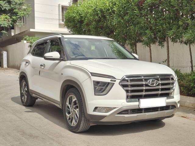https://images10.gaadi.com/usedcar_image/4639924/original/processed_51ee2c13ecfc1a93f81dfcf89e604931.jpg?imwidth=6400
