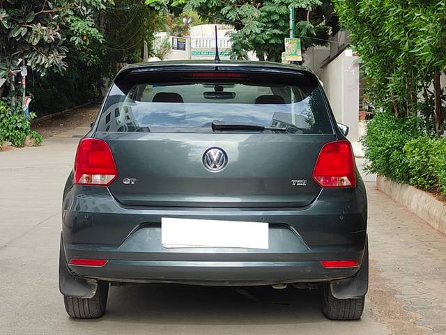 https://images10.gaadi.com/usedcar_image/4639933/original/processed_009b522c02ca423f6ec63a5dccdedeec.jpg?imwidth=6402