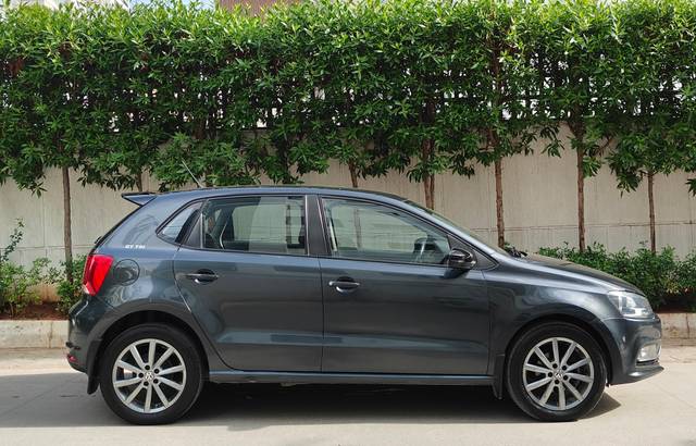 https://images10.gaadi.com/usedcar_image/4639933/original/processed_128dde32856876a0a1b29ec016c9eafc.jpg?imwidth=6401