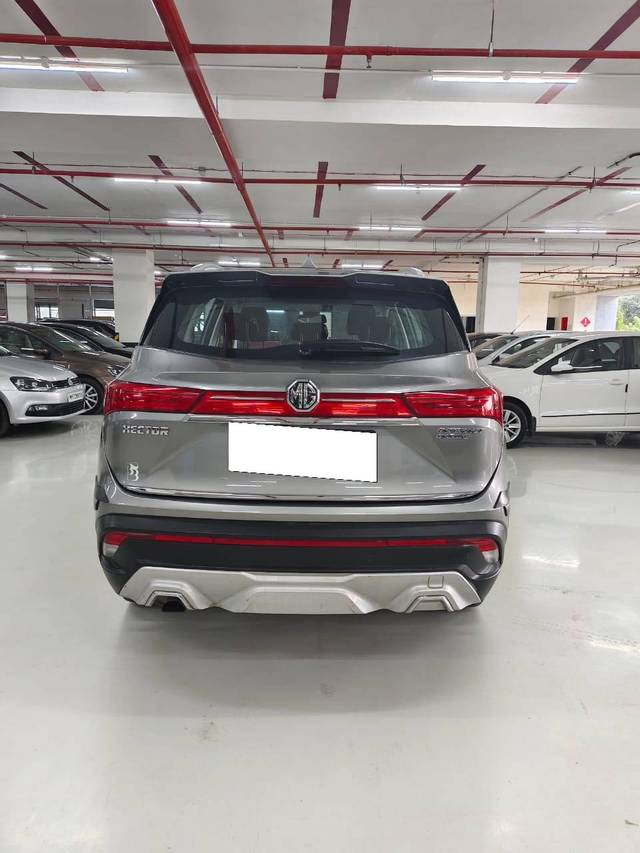https://images10.gaadi.com/usedcar_image/4639940/original/processed_dde9745756c9f0d4bcbc79334b0b63c6.jpg?imwidth=6402