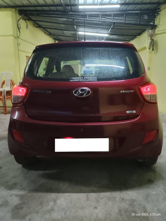 https://images10.gaadi.com/usedcar_image/4639942/original/processed_ce60e6d551eada801d90bf8aa266520f.jpg?imwidth=6402