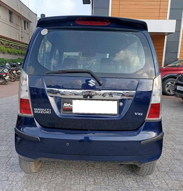 https://images10.gaadi.com/usedcar_image/4639948/original/processed_a7dbdfb4dd559b8d78ffc78bfd679780.jpg?imwidth=6402