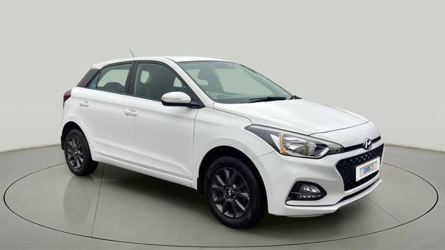 https://images10.gaadi.com/usedcar_image/4639951/original/e4dbc9a432485b8d71c3211ba3cf722d.jpg?imwidth=6400