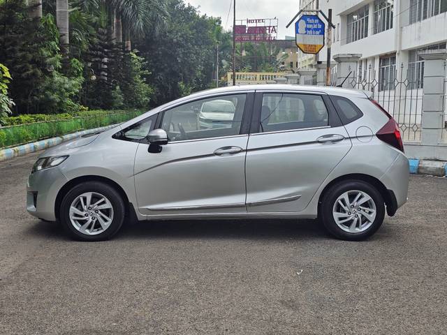 https://images10.gaadi.com/usedcar_image/4639955/original/processed_4f69c2452db0e1cb702bb3cce7e7e019.jpg?imwidth=6402