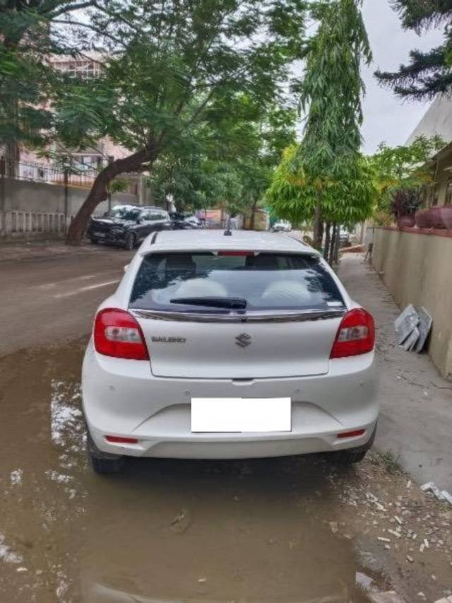 https://images10.gaadi.com/usedcar_image/4639979/original/processed_a6e44e61-c603-4d77-9597-6ebfab22878c.jpeg?imwidth=6401