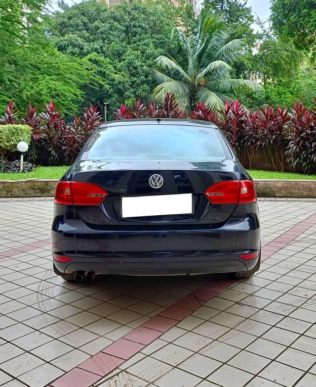 https://images10.gaadi.com/usedcar_image/4639983/original/processed_10089cb388e8b2003feb760da3339cec.jpg?imwidth=6402