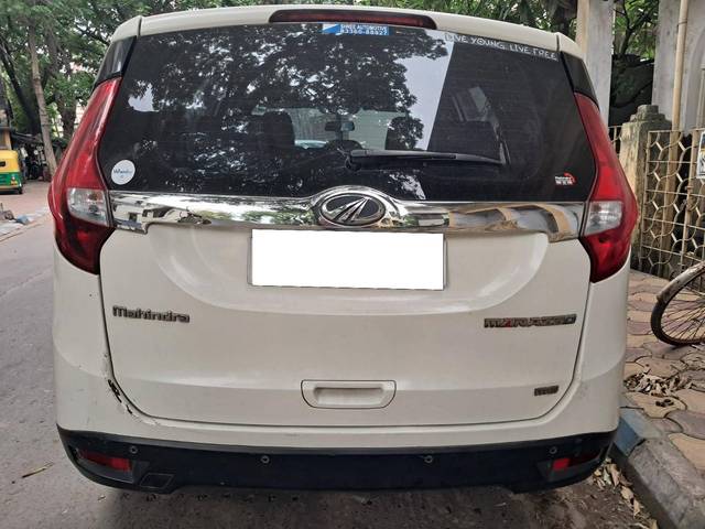 https://images10.gaadi.com/usedcar_image/4639985/original/processed_5af8741b1def990d7453e45c2d95d0fc.jpg?imwidth=6402