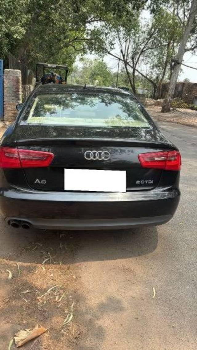https://images10.gaadi.com/usedcar_image/4640044/original/processed_b607d58c-3aaa-4534-9db0-3b5597d69a09.jpeg?imwidth=6401