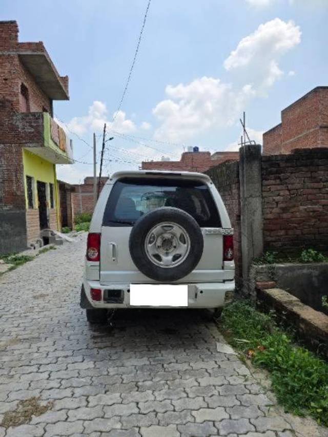 https://images10.gaadi.com/usedcar_image/4640054/original/processed_47b12ba5-cfd9-4609-8db2-a8570591be8d.jpg?imwidth=6401
